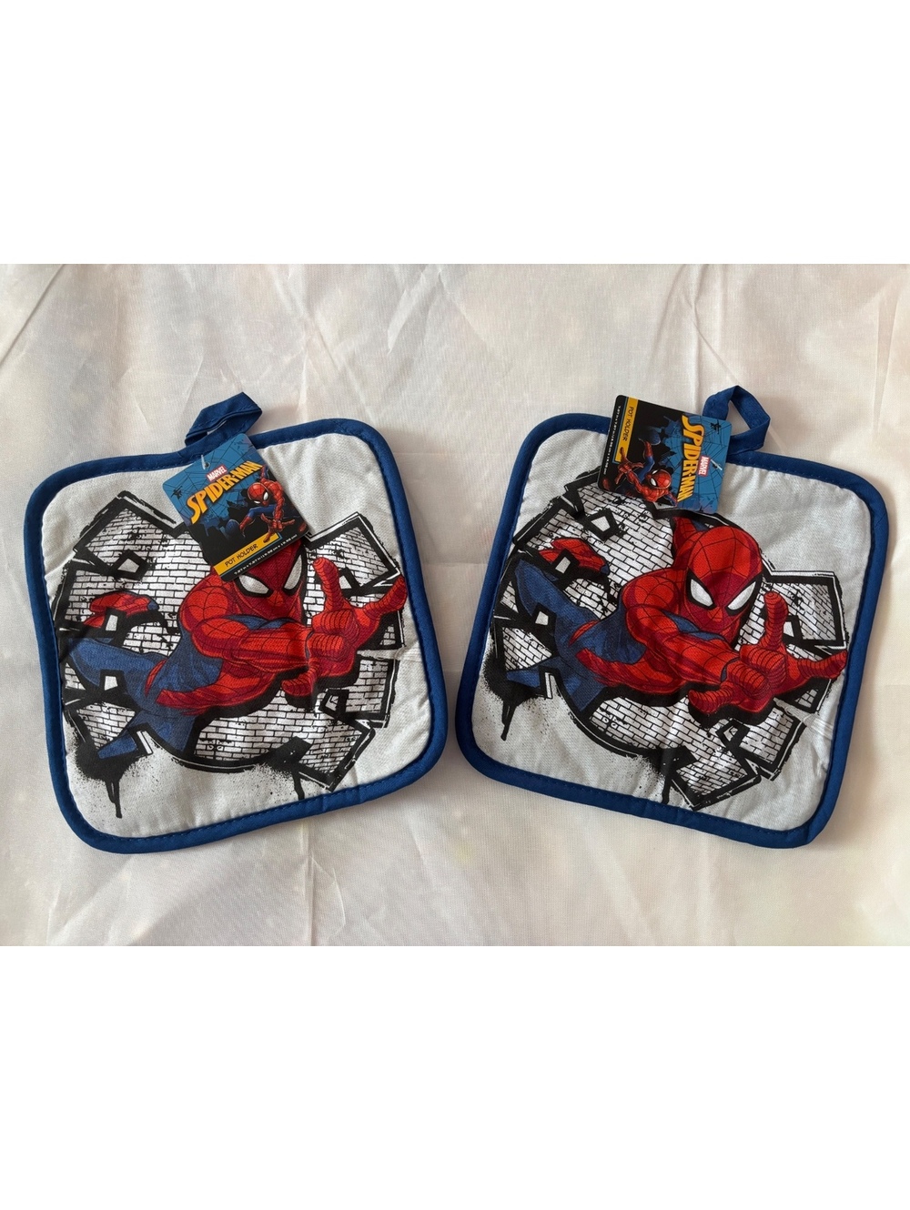 Spider-Man pot holder set